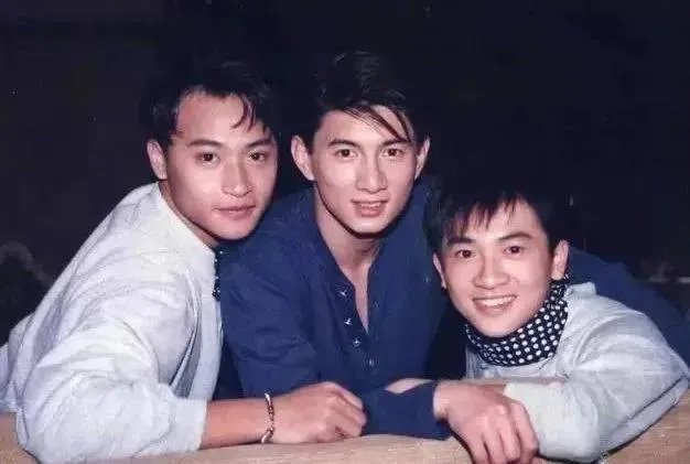 吴奇隆酒后情绪失控大哭,因为什么呢?