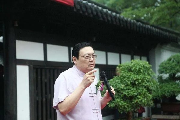 梁宏达都主持过哪些央视节目呢？
