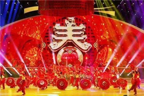 2021年的春晚总导演有什么样的人物背景呢?