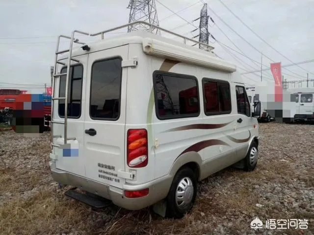 什么车既能轻度越野又能当房车？