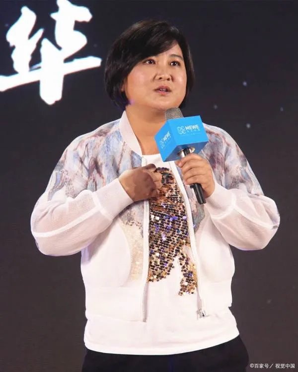 李焕英年轻旧照曝光,头扎双马尾非常漂亮,你惊艳了吗?