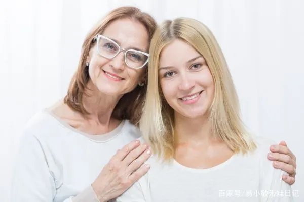 同居3年，我去见准公婆，婆婆给了见面礼，吃完饭我就报了警，我错了吗？