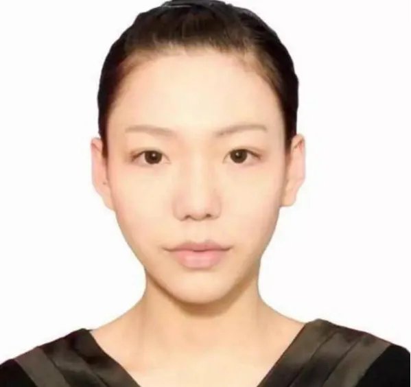 吴莫愁自称是校花，大家以为说笑话，扒出大学素颜照，你怎么看？