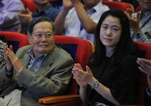 杨振宁遗产分割完毕翁帆分到的是什么？