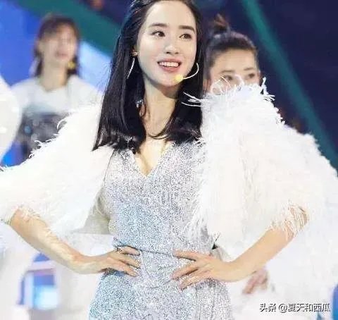 如何评价《乘风破浪的姐姐》中王智的颜值？