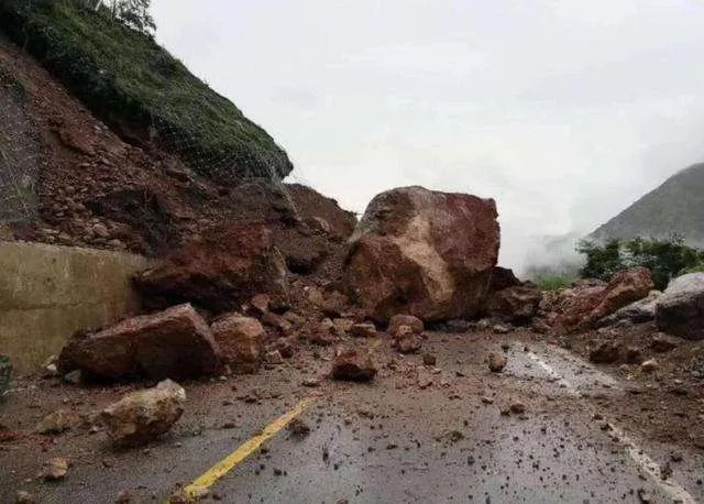 云南临沧山体滑坡致5人失联,该地为何会出现山体滑坡?