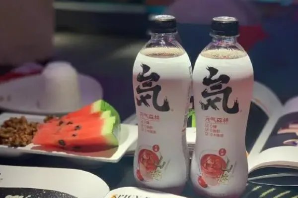 元气森林向14万下单用户每人赠送一箱饮料，此举有让网友买账吗？