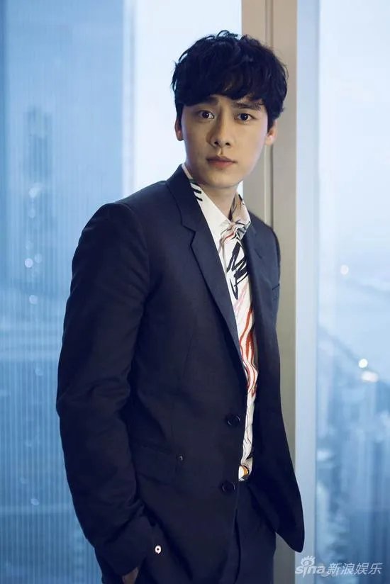 李易峰成品牌唯一中国男星将赴巴黎男装周