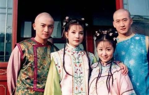 《还珠格格》第三部在拍摄的时候，很多演员都被换成新的演员，这到底是因为什么原因？