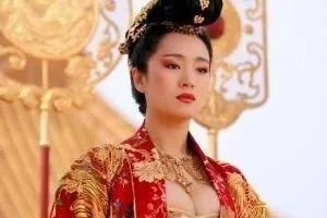 古人那么高的发髻是怎么梳出来的?