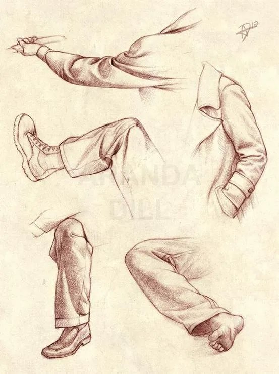 如何画动漫人物的衣服？