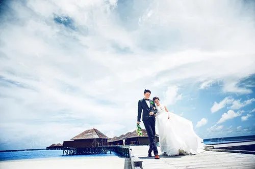 出国拍婚纱照多少钱　出国拍婚纱照哪里好