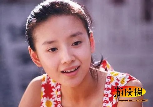 曝董洁曾被富豪包养 潘粤明离婚原因为戴绿帽