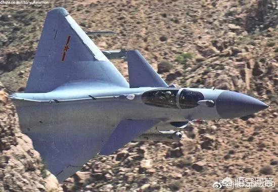 歼20战机在未来换装具有矢量推力的涡扇15发动机后会取消鸭翼吗？