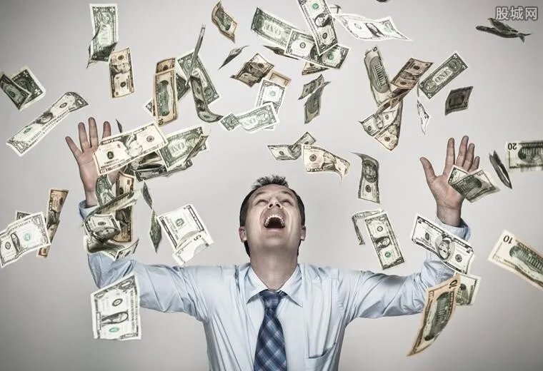 月光族变月欠族 月欠族怎么绝地求生?