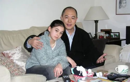 张铁林被曝感染新冠,经纪人辟谣从未离京,又秒删发帖让人忧,你怎么看?