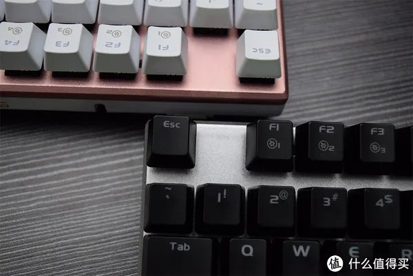 送女友的玫瑰金键盘 — 达尔优 108键 机械点彩版 背光机械键盘 开箱