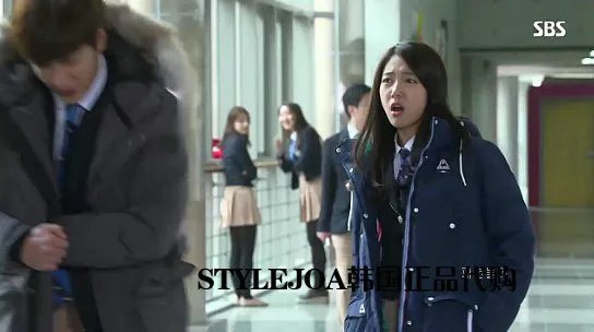 继承者们第19集女主角穿的法国金鸡是什么型号的