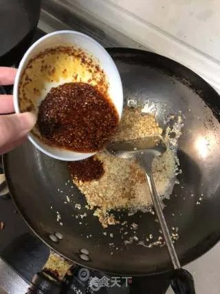 花生辣椒油——下饭拌面超赞