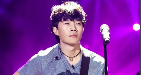 也是邀请到了非常多地下音乐人来参加这一档综艺节目作为补位歌手