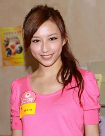 贾晓晨和龚嘉欣 揭秘人们为何都认为她们是双胞胎