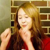 EXO K的朴灿烈和FX的Krystal郑秀晶是什么关系?