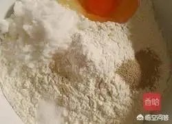 外面有一层薄皮、里面有夹心,然后两边还有肉松的一种面包,是什么面包呢?怎么做比较好吃,特别想吃?