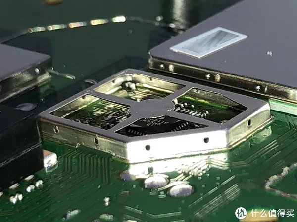 免布线畅享自由:华为4G路由2 全4G无线路由 拆解测评