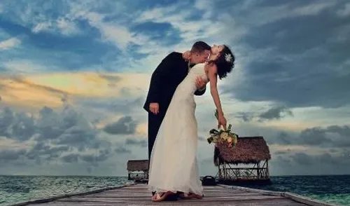 朋友结婚怎么发朋友圈 宣布结婚的朋友圈文案有哪些