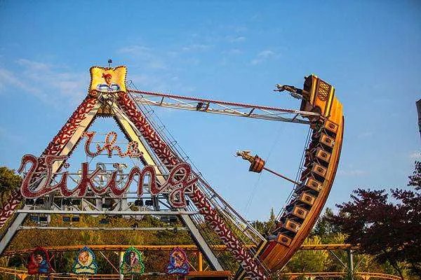 印度游乐园大摆锤断裂致3人死亡,游乐园玩耍需要注意哪些安全问题?