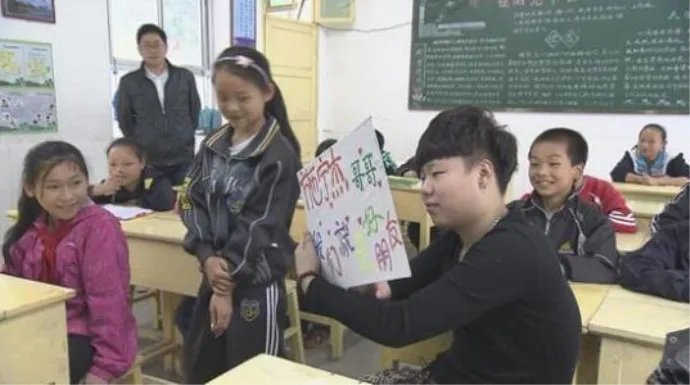 变形计施宁杰现状 施宁杰家里做什么的