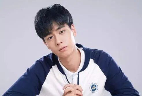 胡一天乔欣新剧花絮亲出声音,甜到齁的《小风暴》收视率怎么样?