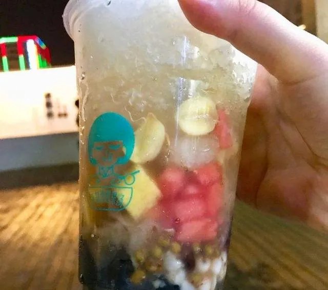 一个人摆摊做甜品什么甜品好做?
