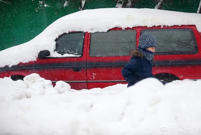 为什么说俄罗斯莫斯科2月3、4日的降雪是“世纪大雪”,人们的生活受到哪些影响?