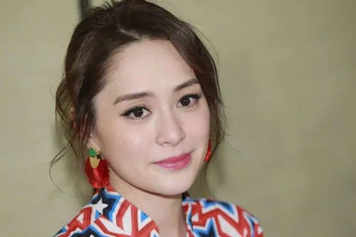 阿娇头部受伤上热搜,她是如何受伤的?