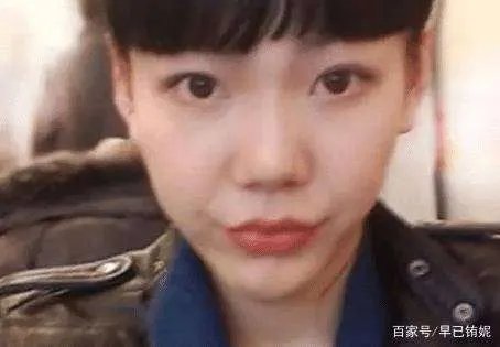 吴莫愁自称是校花，大家以为说笑话，扒出大学素颜照，你怎么看？
