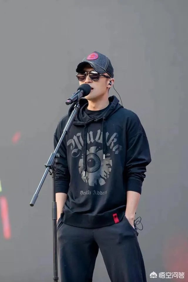 如果谢霆锋和周杰伦同时开演唱会,你会听谁的?为什么?