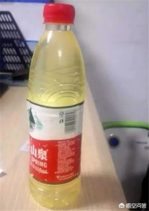 汽车出厂时,厂家一般给车里加多少油?