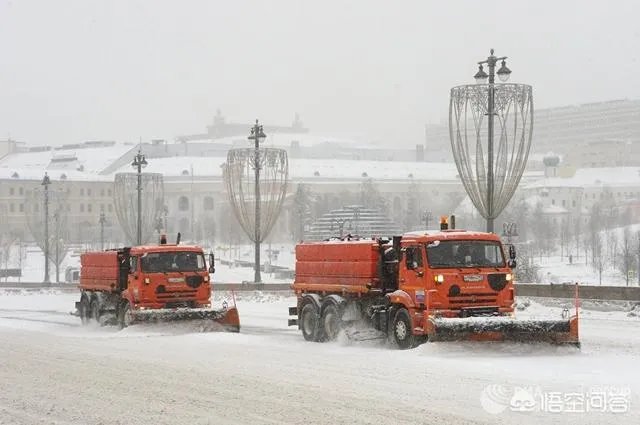 为什么说俄罗斯莫斯科2月3、4日的降雪是“世纪大雪”,人们的生活受到哪些影响?