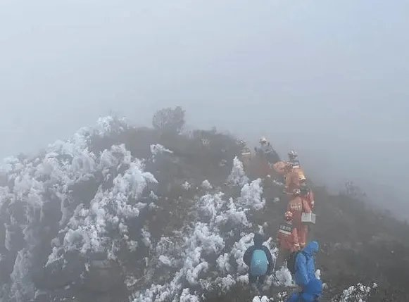 广东英德6名驴友登山赏雪被困,这六名驴友的现状如何?