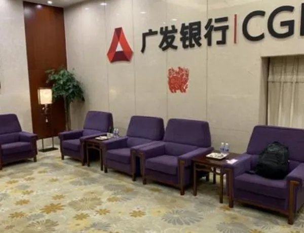 工行要求员工避免单独约饭,异性同事单独有饭有什么不妥的地方?