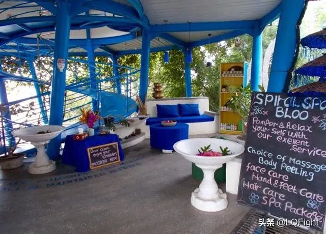 问巴厘岛当地有哪些好的酒店和度假村?