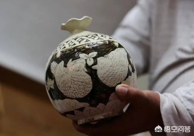 为什么有些人收藏了很多假的藏品，还很自信的朋友们欣赏？
