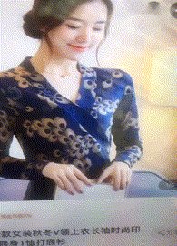吴京冻到原地转圈圈 有点花样在身上的动态图