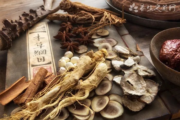 长黑眼圈是怎么回事