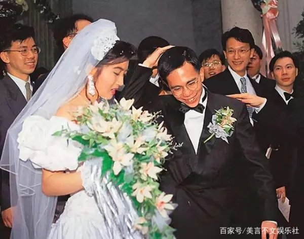 王俪桥是李嘉诚唯一的儿媳,梁洛施连生3子为何没能嫁入豪门?