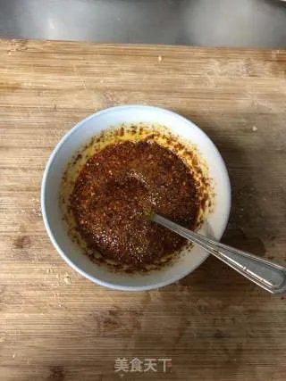 花生辣椒油——下饭拌面超赞
