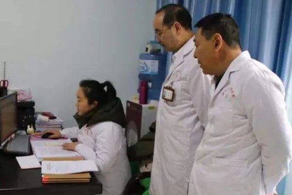 作为一个救死扶伤的机构,为何医院门口车祸无人救治呢?