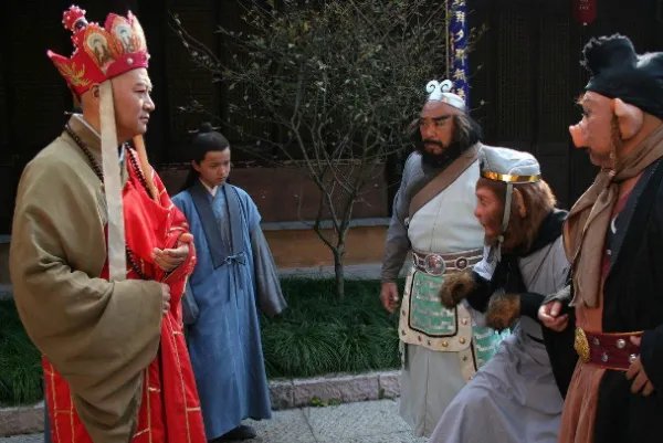 有人说:镇元子只是个看门的,那人参果树的主人是谁?