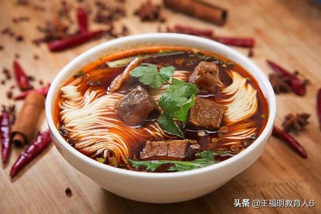 作为一个河南人,你是喜欢吃名气大的连锁烩面还是夫妻档小摊老店?